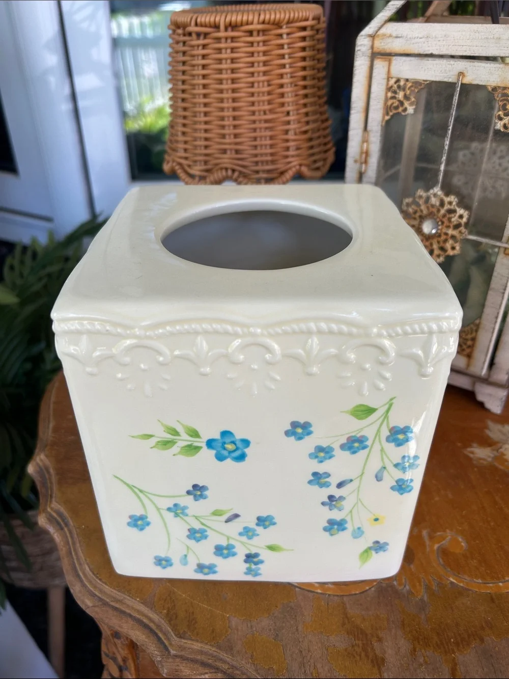 Ceramic Floral Tissue Box Cover w Blue Forget-Me-Not Pattern