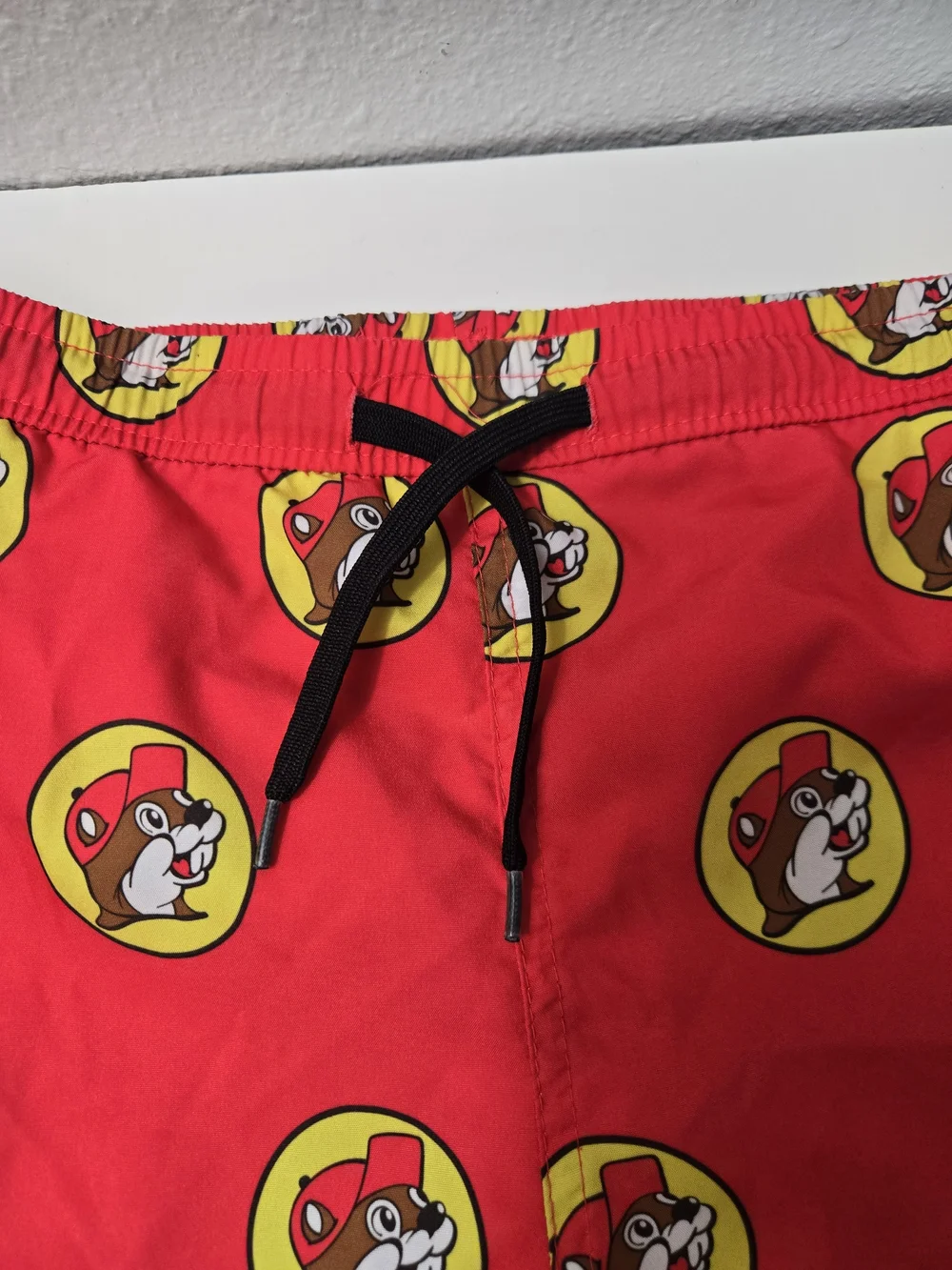 BUC-EES bright red