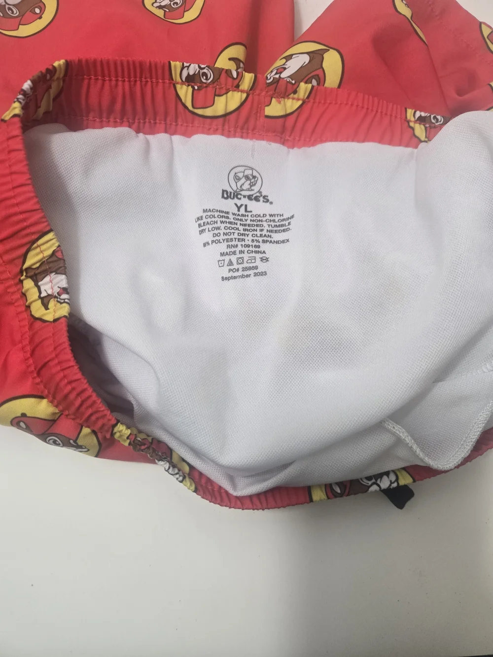 BUC-EES bright red