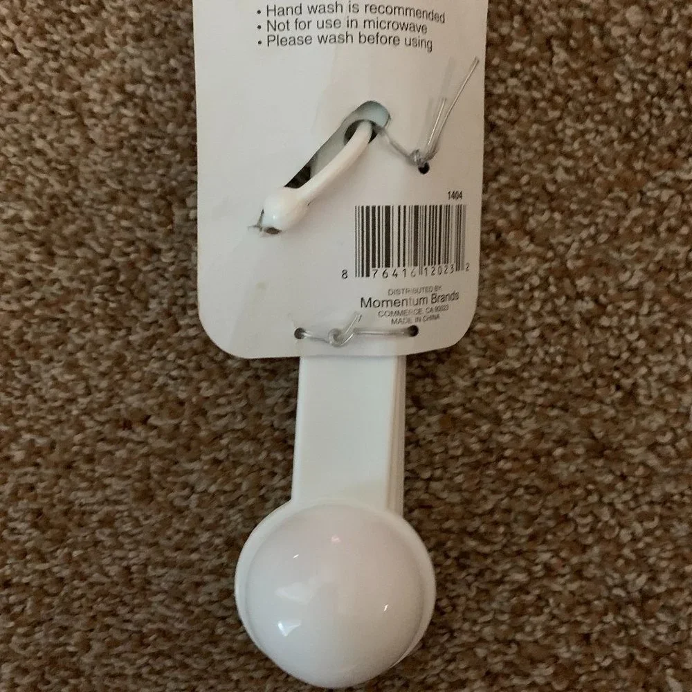 NEW White plastic measuring spoons