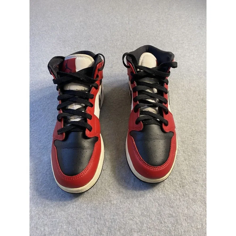 Size 6.5 - Jordan 1 Mid Chicago Black‎ Toe 554724-069