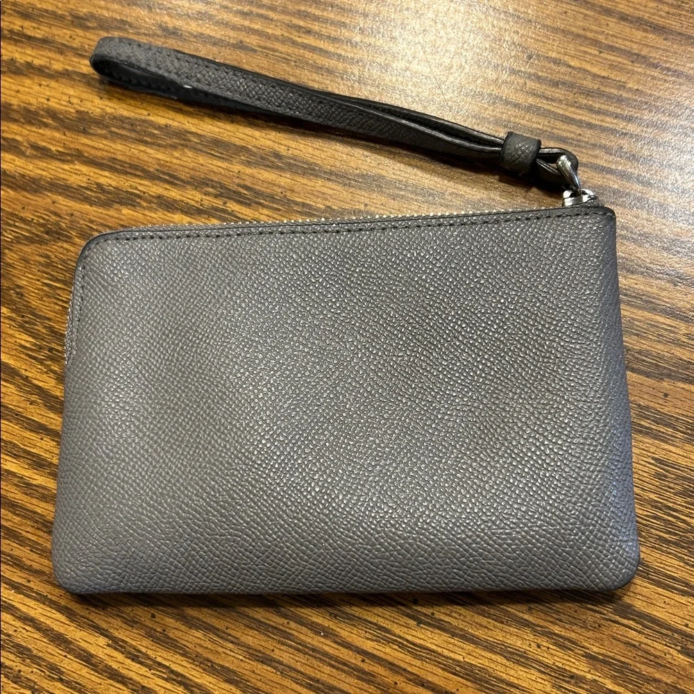 Coach Corner Zip Wristlet Pebble Gray