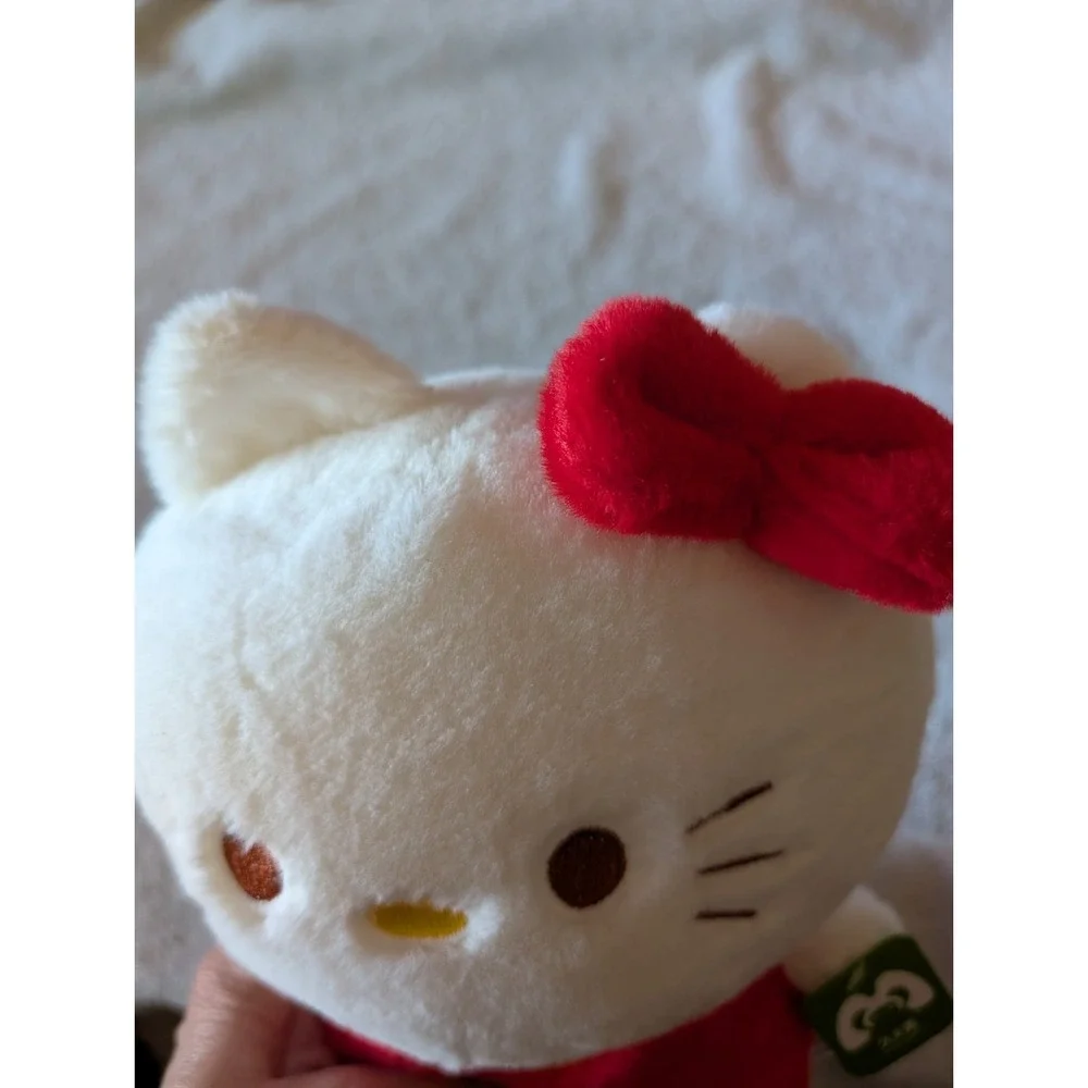The Unbranded Brand new plushie