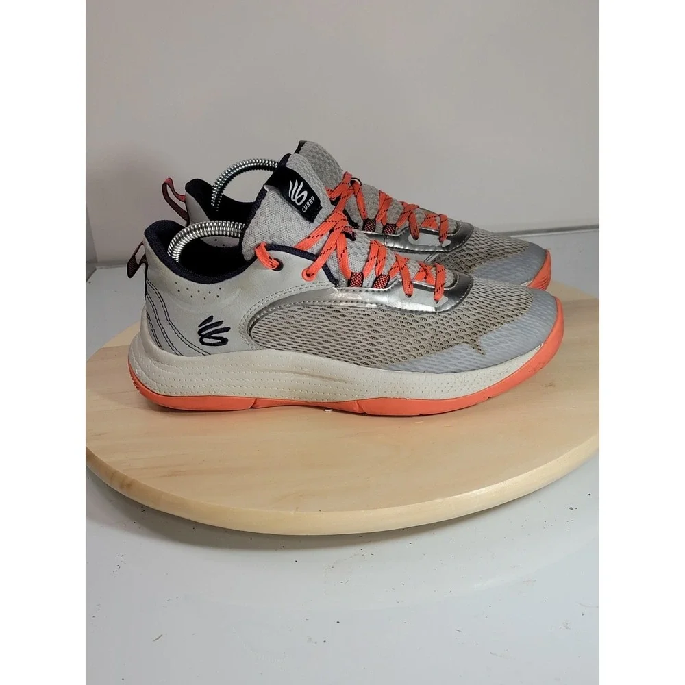 Under Armour Steph Curry 3Z6 Low Mod Grey Youth Shoes Size 7Y 3025091-101