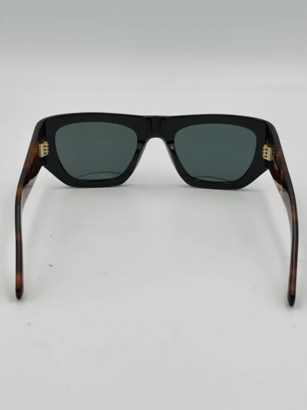 Yves Saint Laurent saint laurent