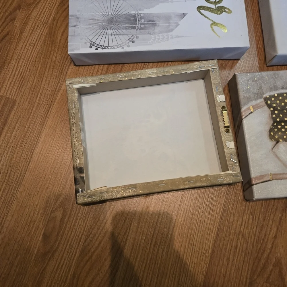 Aran Crafts charming canvas