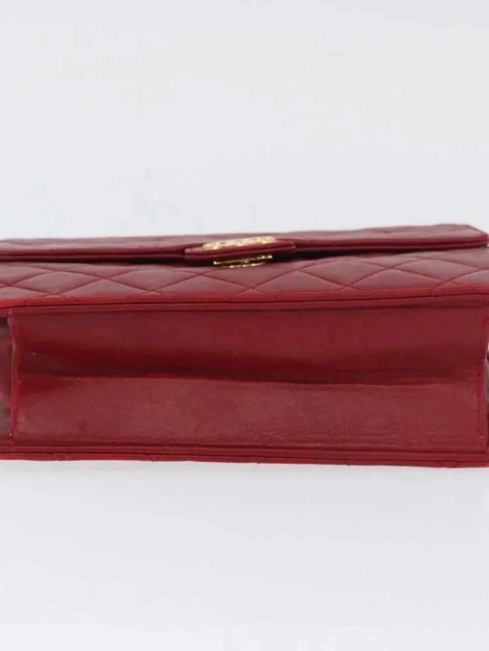 CHANEL brand	chanel color	red