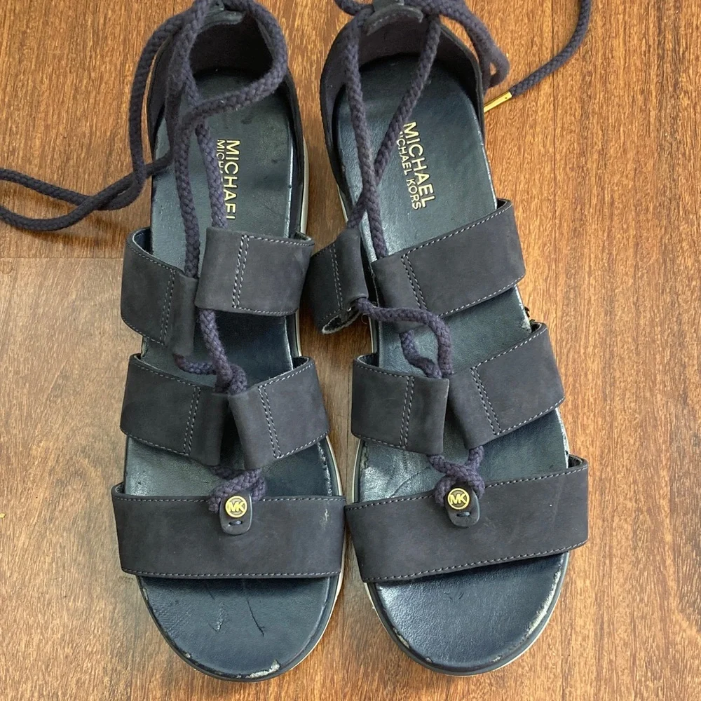 Michael Kors chic navy