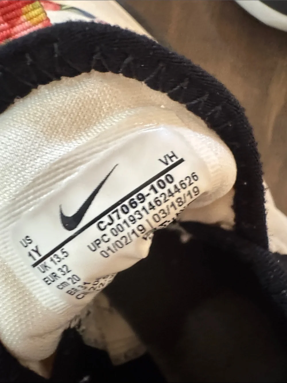 Nike slip kids
