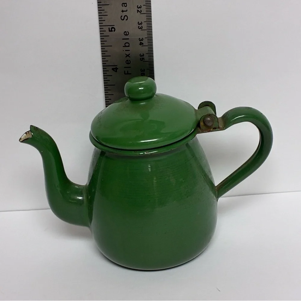 Teapot 4in X 5.5in Green Metal Hinged Vintage