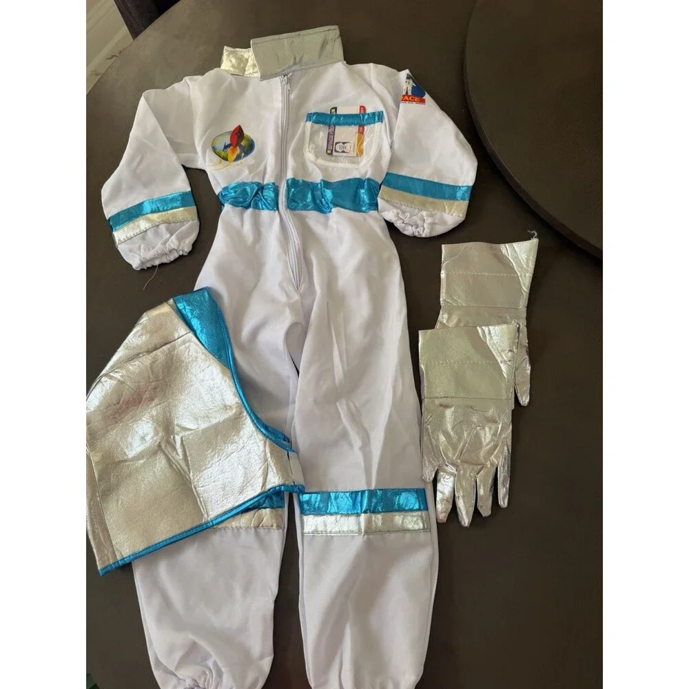 Astronaut Costume jumpsuit Gloves  Helmet NASA NWOT Halloween costume kids small
