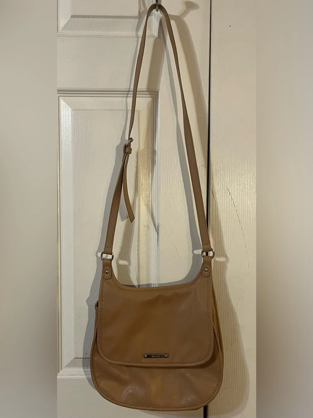 Nine West Vintage Y2K Crossbody Bag Caramel Faux Leather Front Adjustable Strap