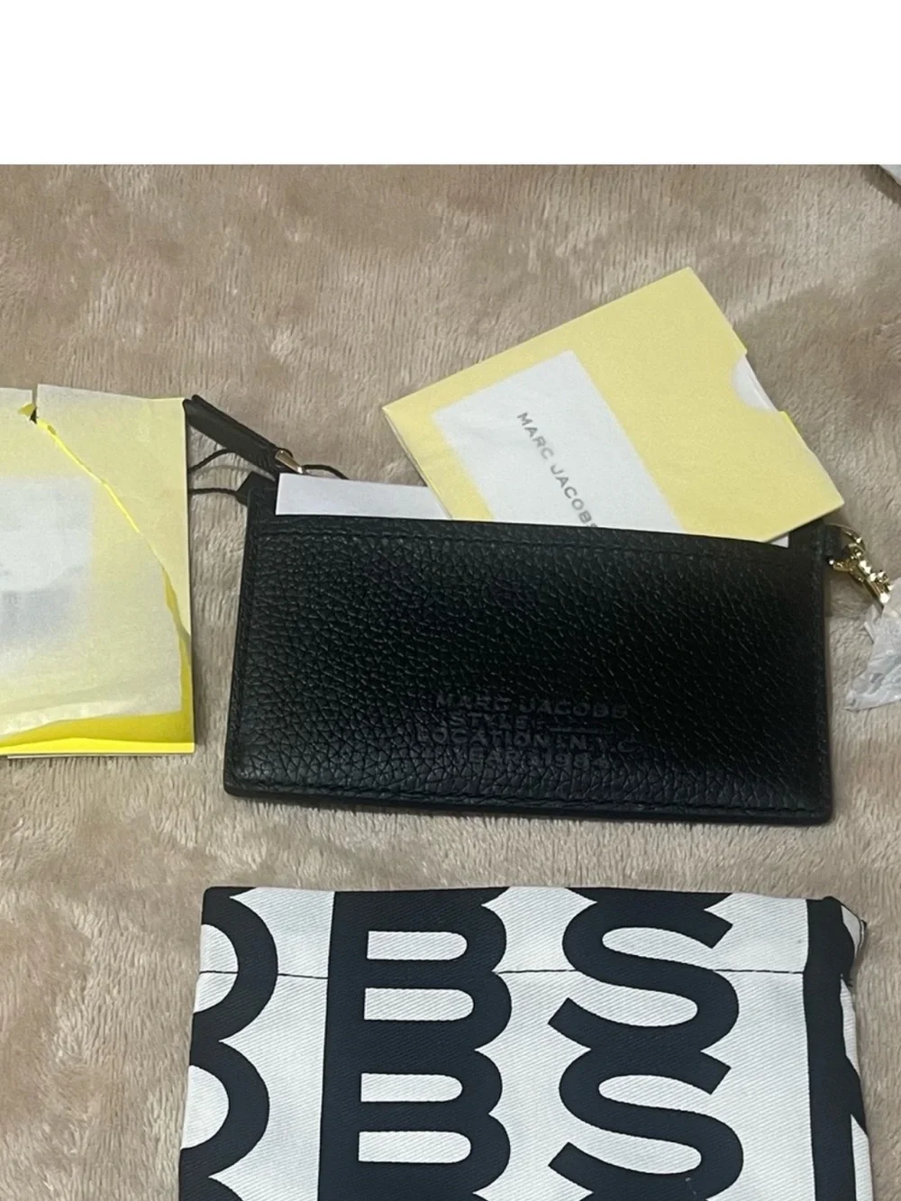 Marc Jacobs compact marc