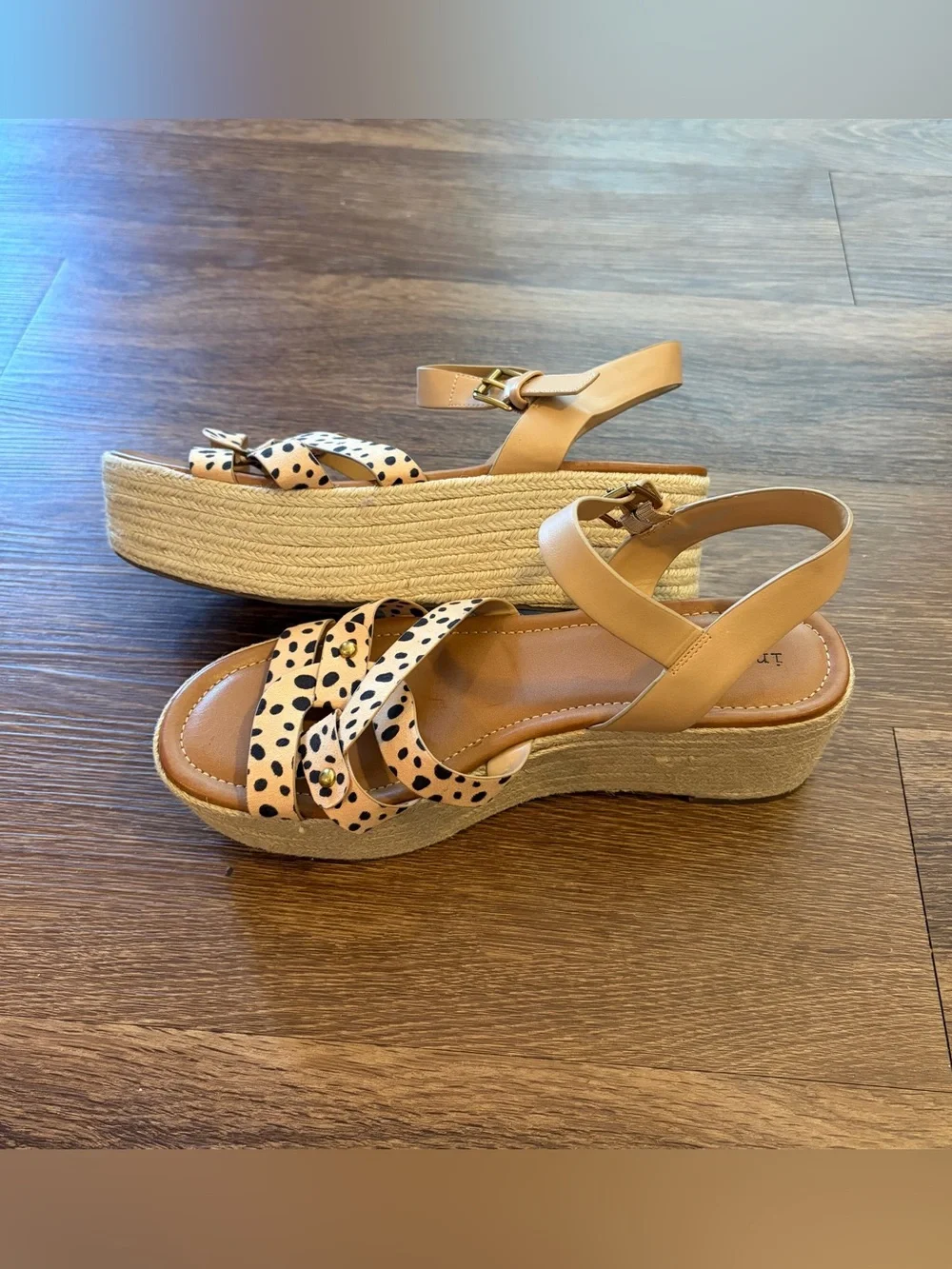 Indigo rd.-Womens Tan  Platform Sandals  Size 8.5