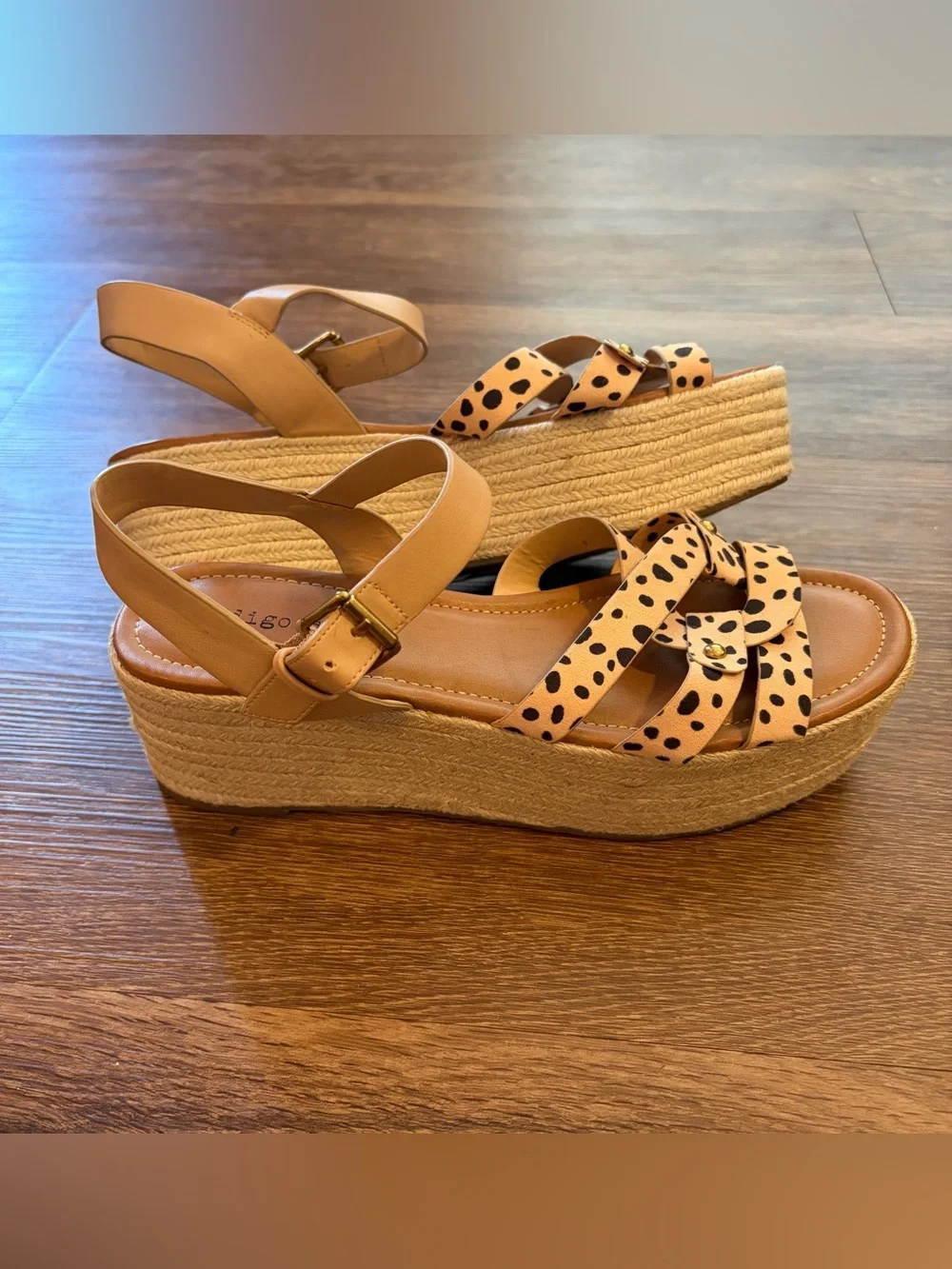 Indigo stylish tan