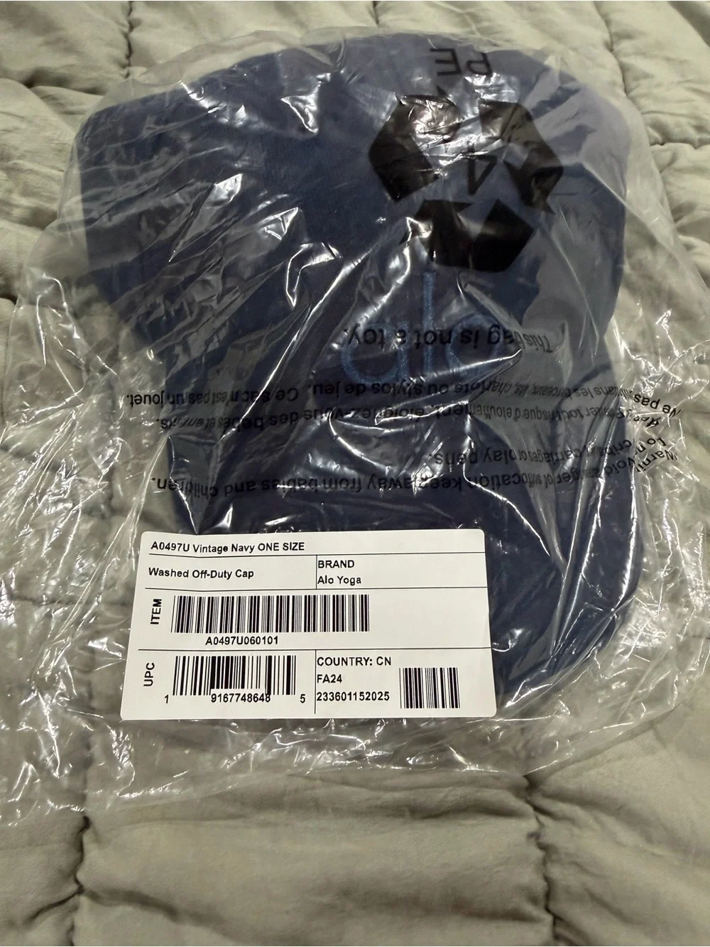 ALO Yoga brim all navy