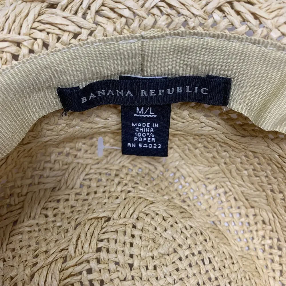 Banana Republic stay shaded