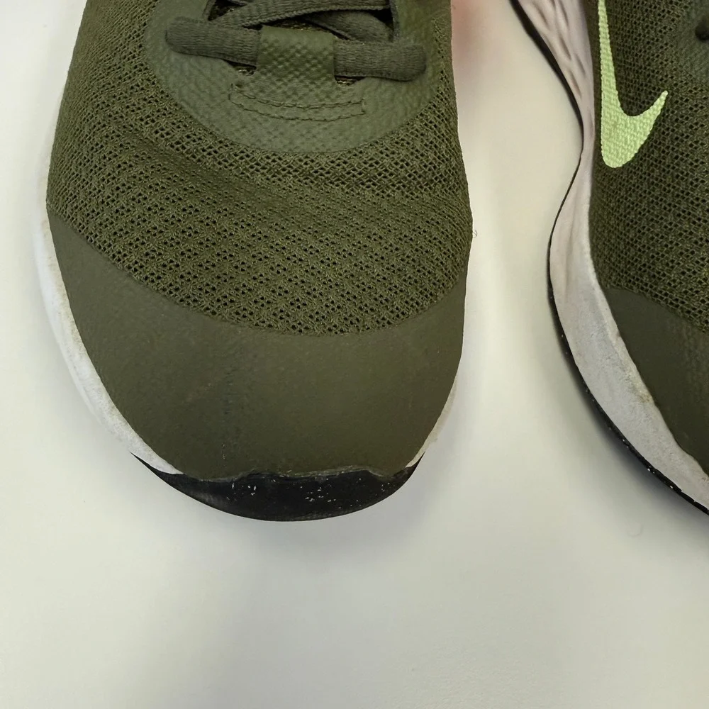 Nike cushioned shoes