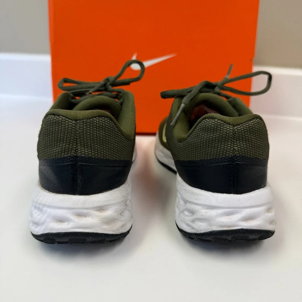 Nike can shoes