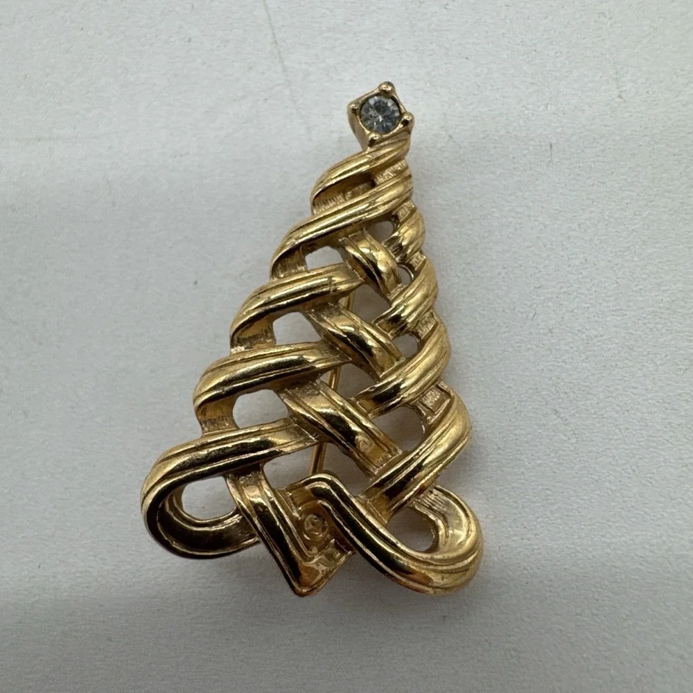 Vintage Avon Christmas Tree Brooch CZ Star 1.25