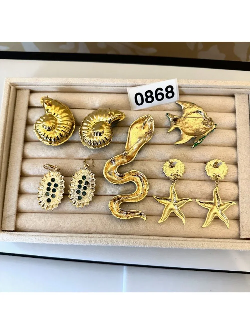 N/A stunning collection