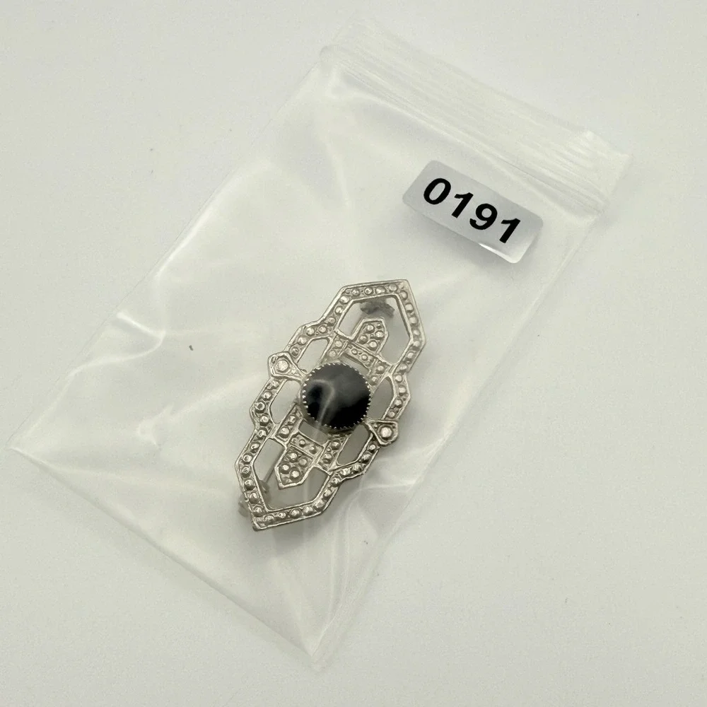 Vendome black cabochon