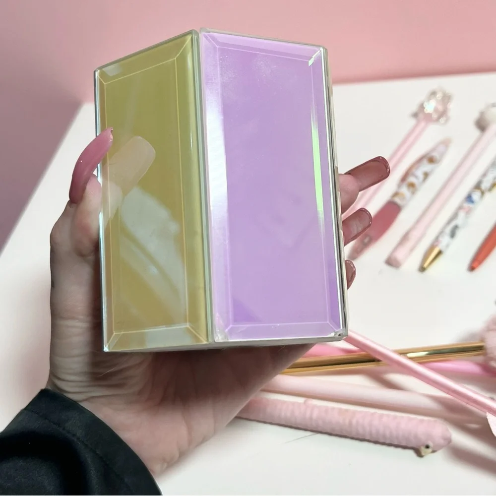 y2k shows iridescent pens