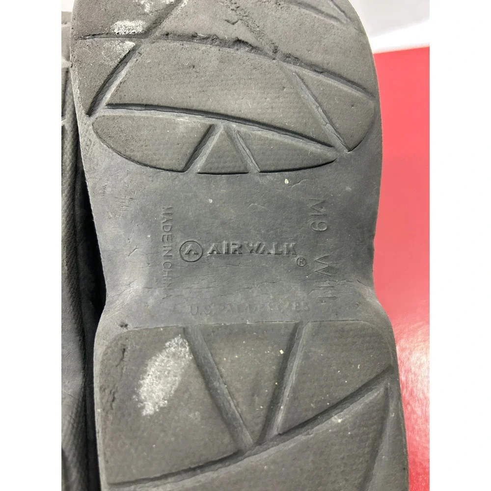 Airwalk clogs provide