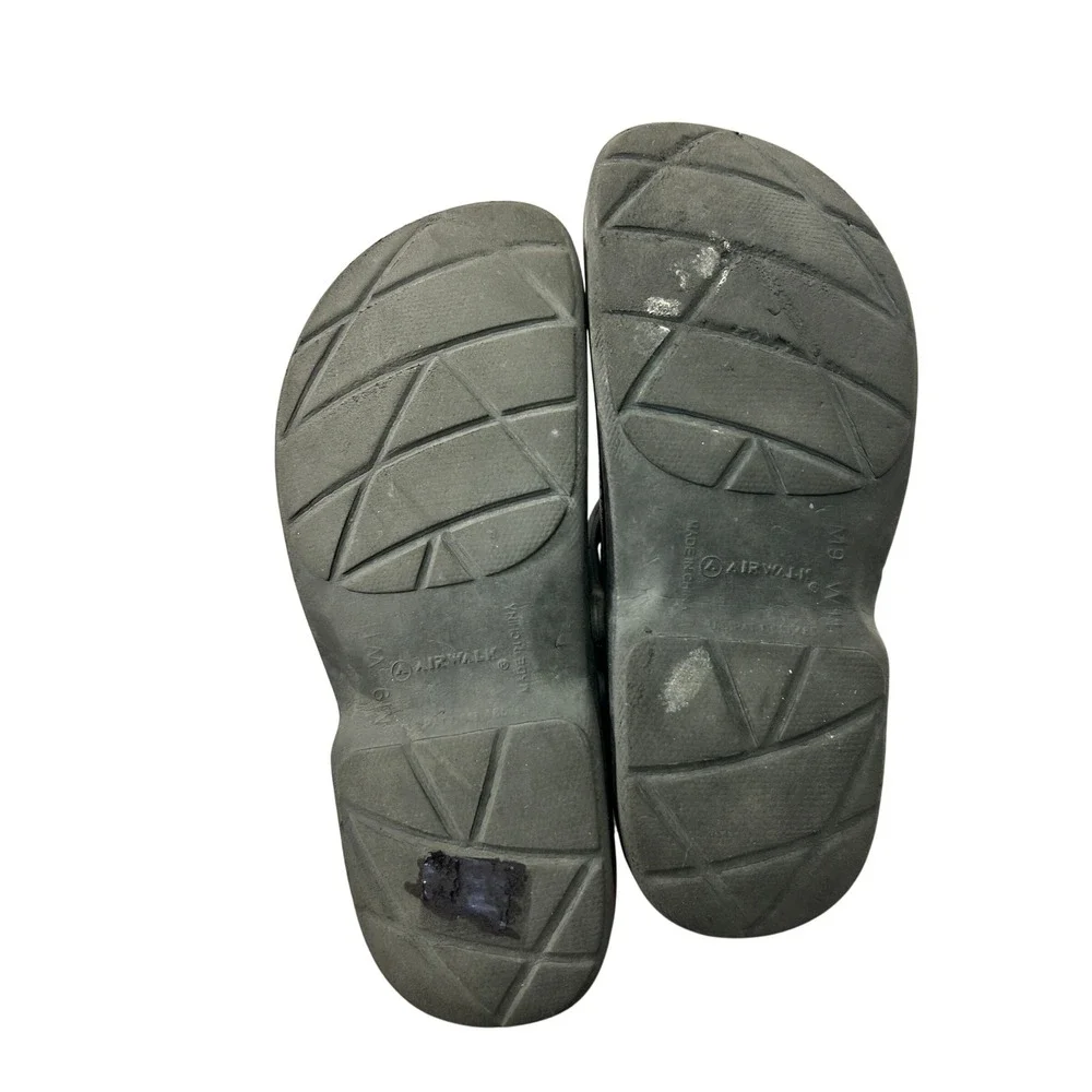 Airwalk clogs provide