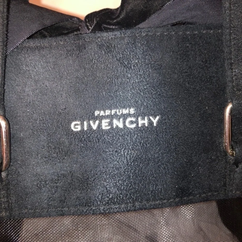 Givenchy good bag cute