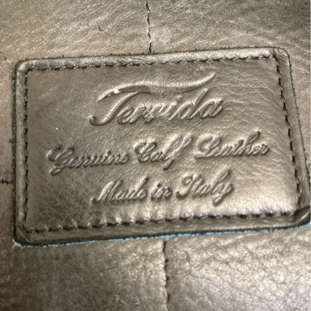 Terrida some scuffs