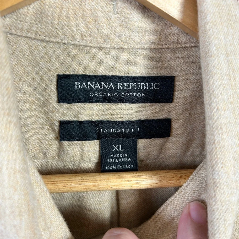 Banana Republic Organic Cotton Standard Fit Button Down‎ Shirt XL Tan Soft
