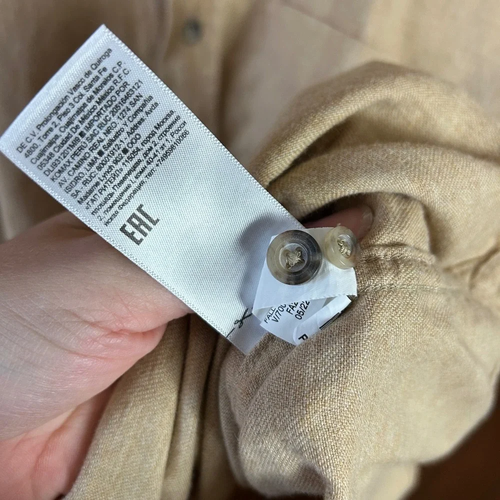 Banana Republic Organic Cotton Standard Fit Button Down‎ Shirt XL Tan Soft