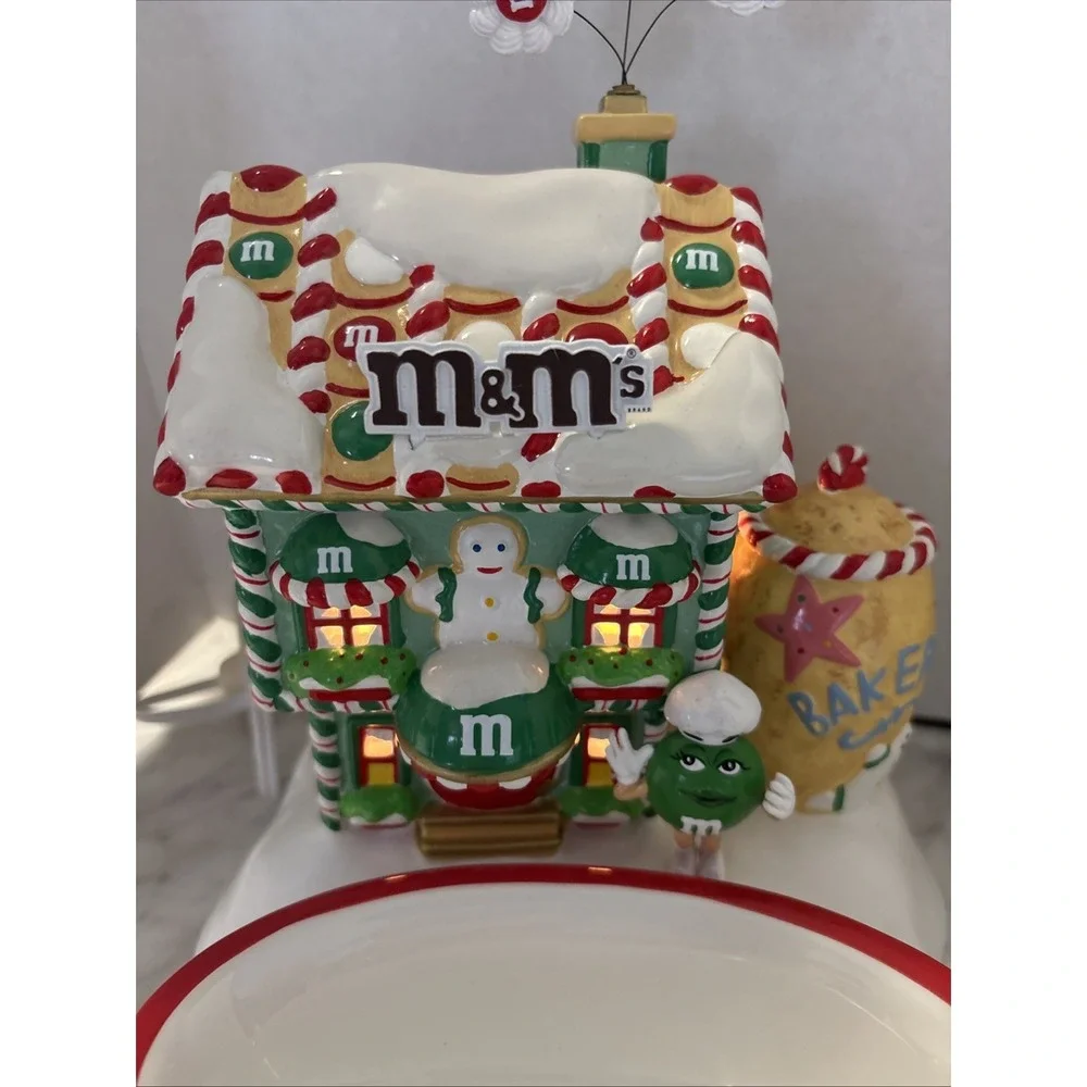 Dept 56 M&M's Christmas Bakery Lighted House Building & Candy‎ Dish With Light