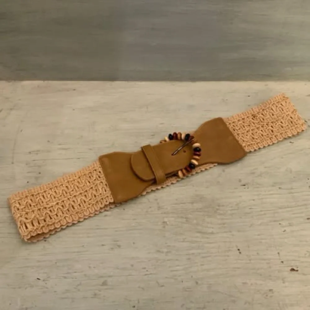 Woven Raffia Faux Leather Beaded Buckle Cinch Waist Fashion Belt Good Condition‎