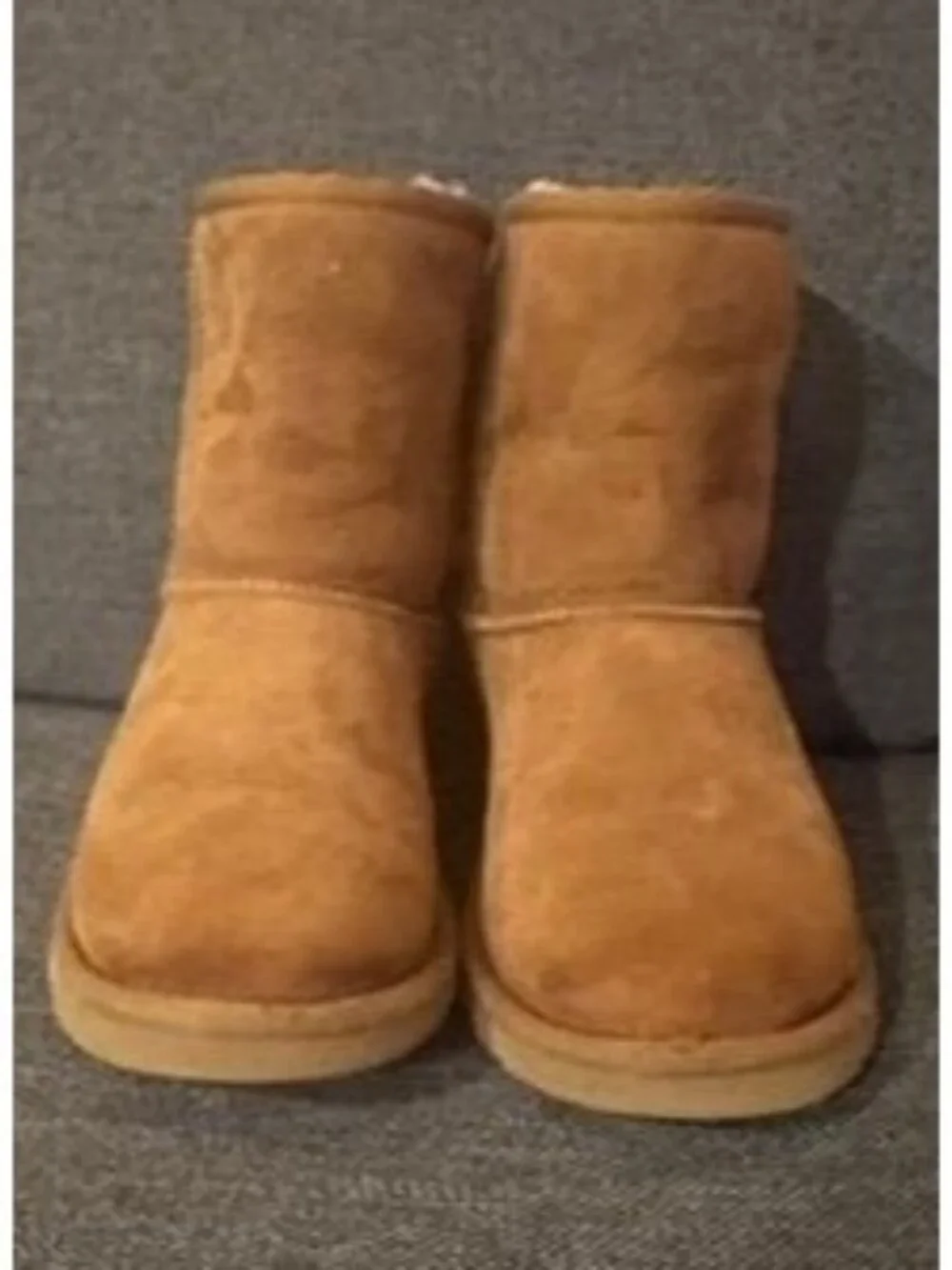 UGG Australia Classic Short Chestnut Sheepskin Boots Youth Size 4 Warm Cozy