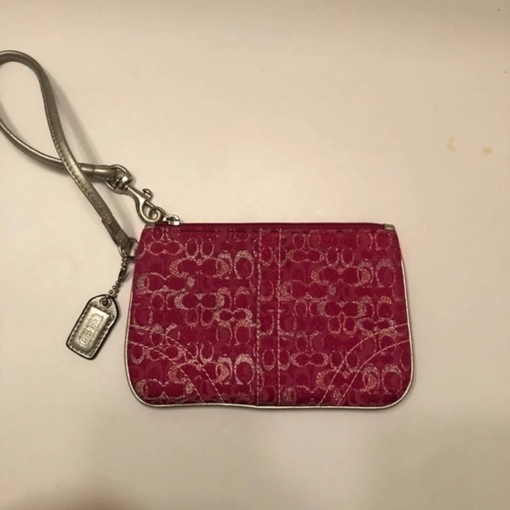 Coach very minor
