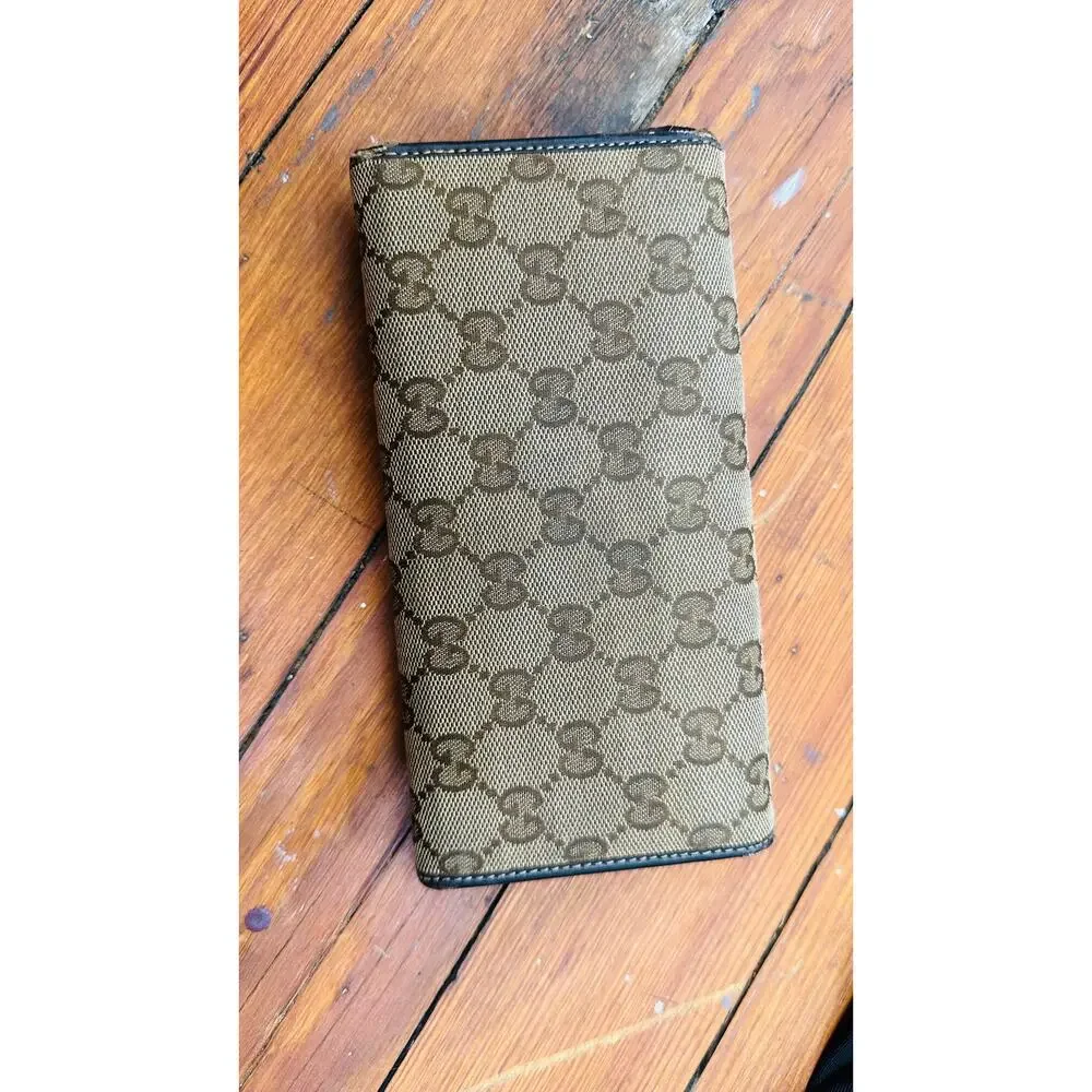 Gucci brown tan
