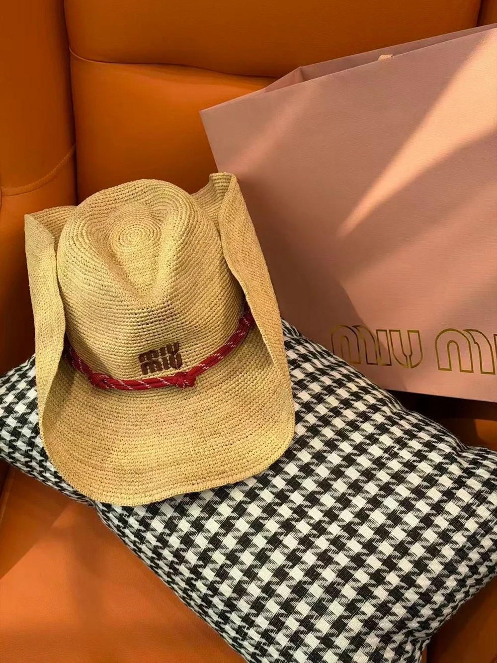 Miu   Miu  . . miu straw