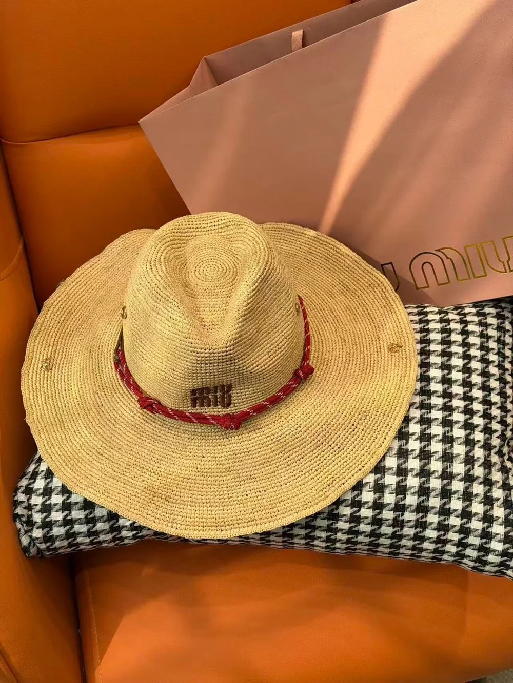 Miu   Miu  . . miu straw