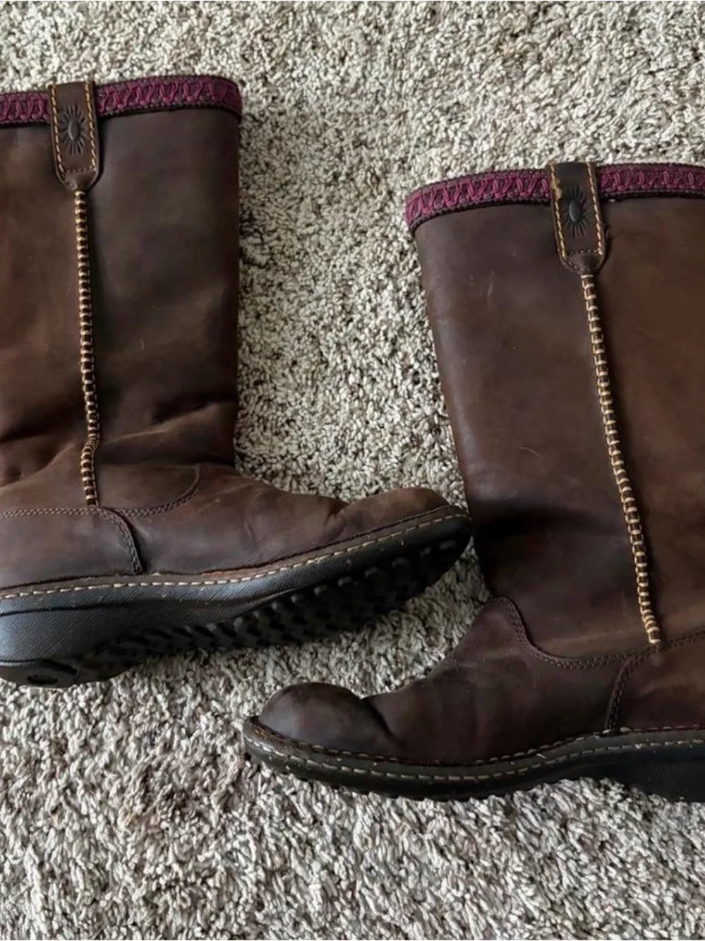 2000s UGG Australia brown boots in a size 7