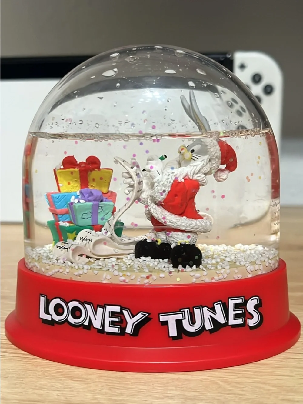 Vintage Christmas Looney Tunes bugs bunny snow globe