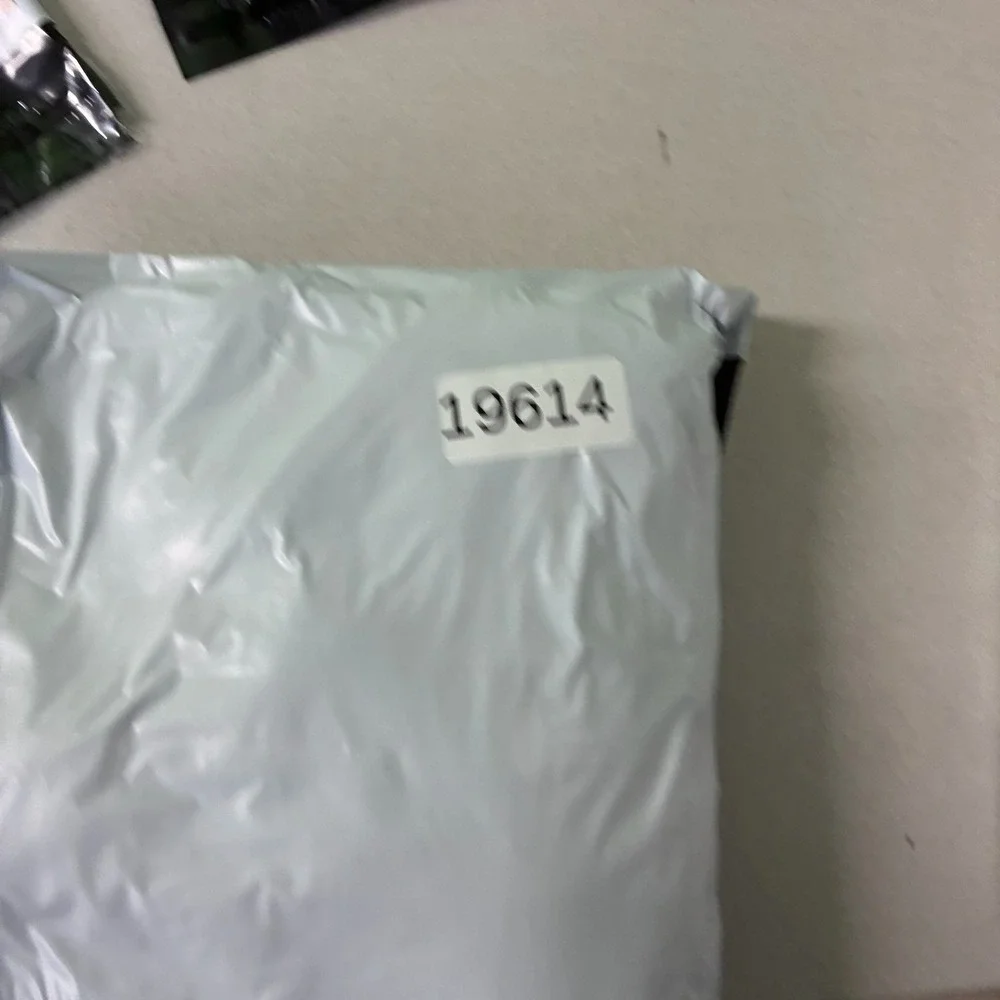 L.L. Bean measures 17in