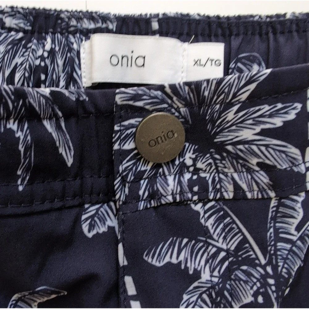 Onia brand style