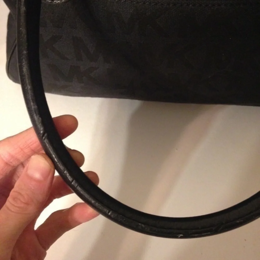Michael Kors bag has
