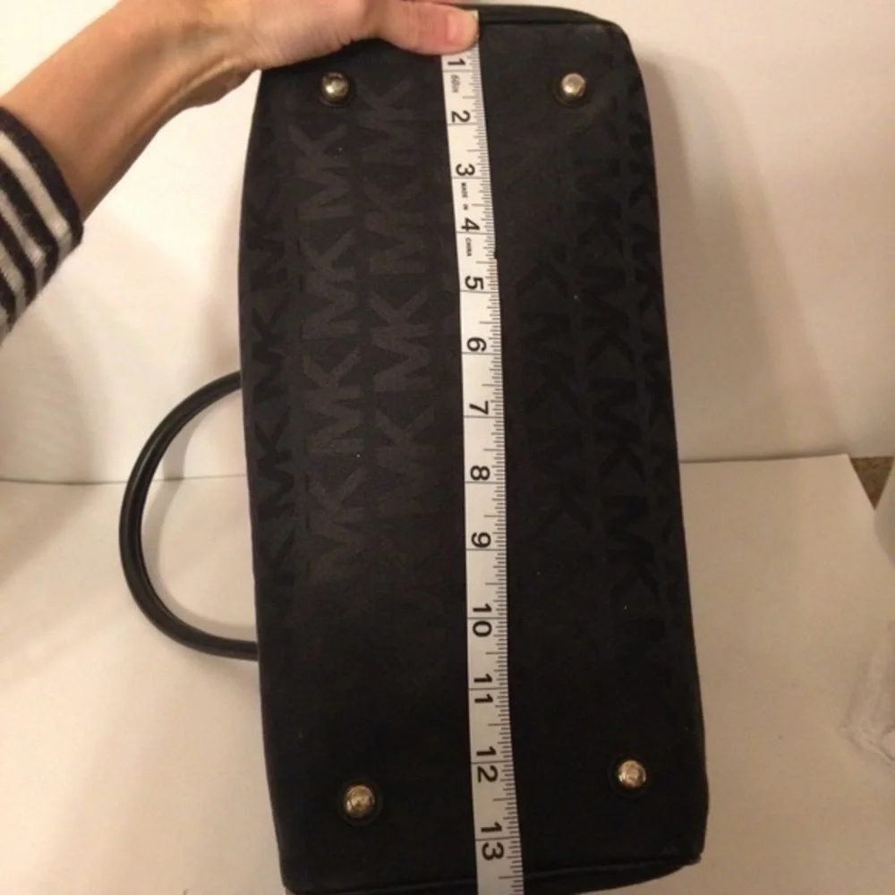 Michael Kors bag has