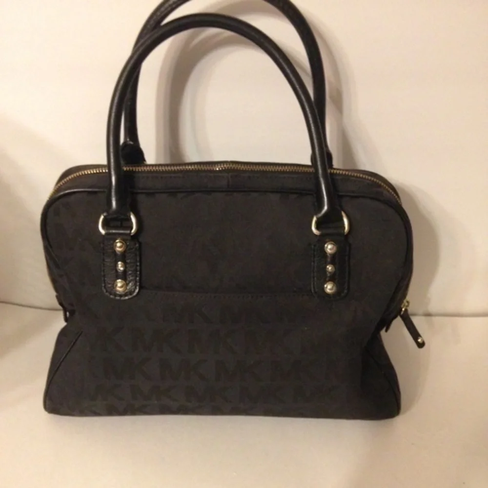 Michael Kors bag has