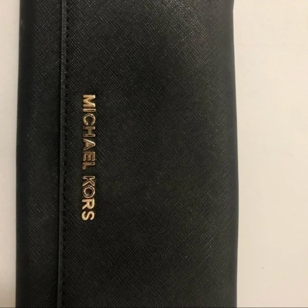 Michael kors convertible crossbody clutch bag