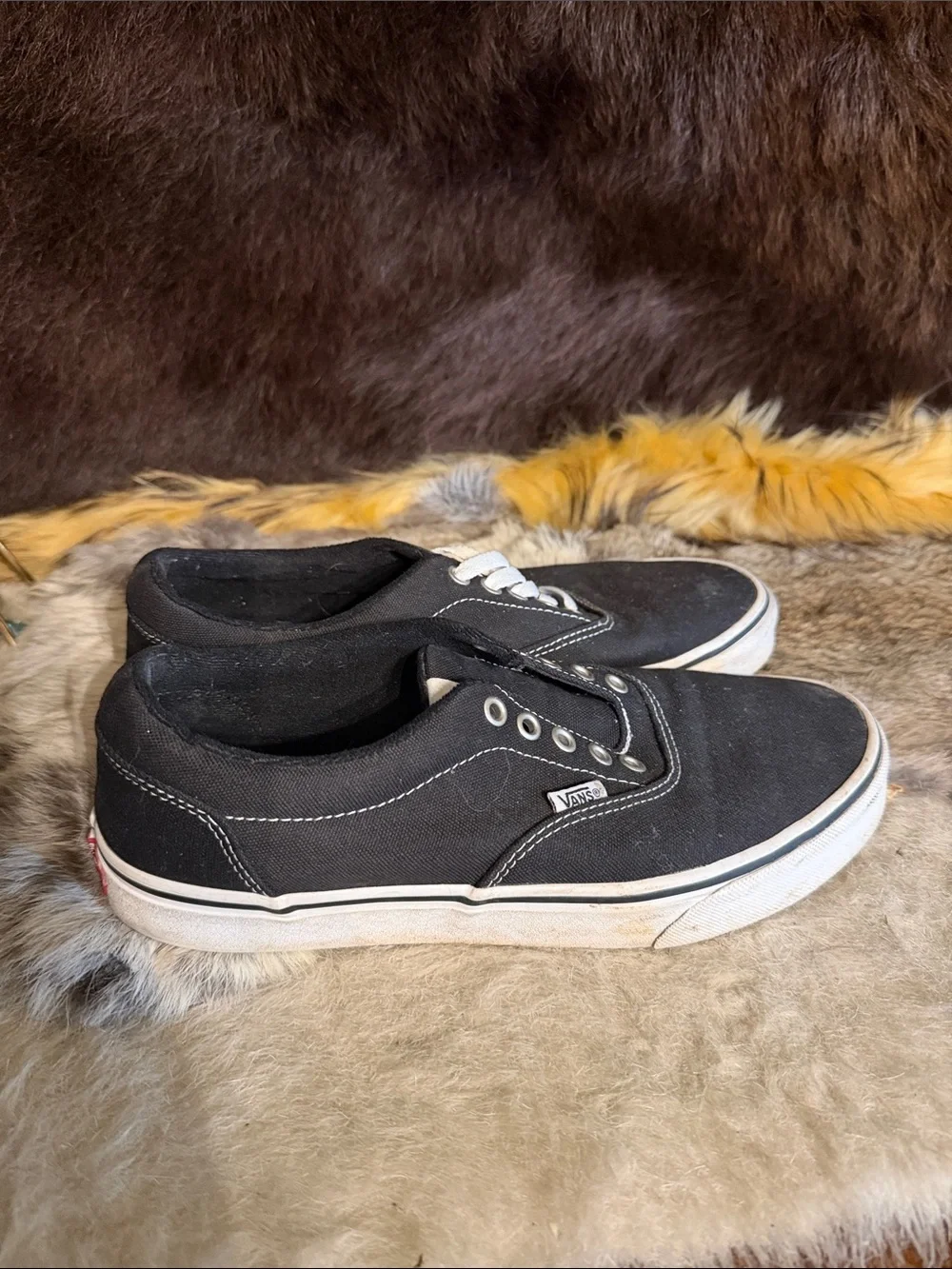 Vans Black Canvas Low-Top Skate Sneakers 9 (5240)