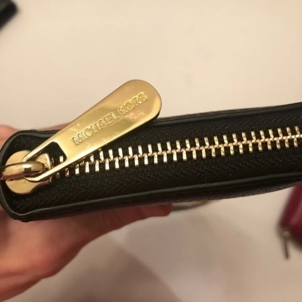 Michael kors black leather gold tone wallet